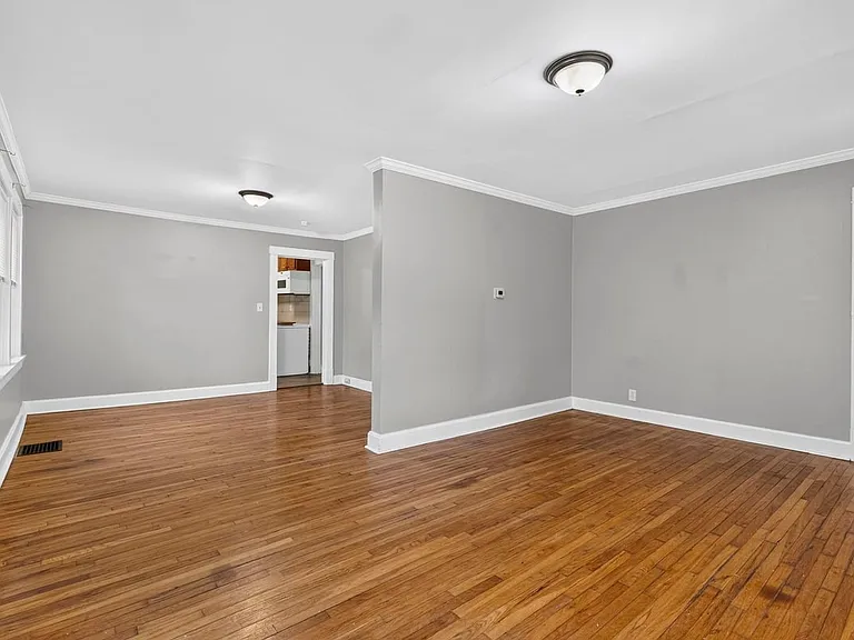 9006 Baroda Ave — Photo 6