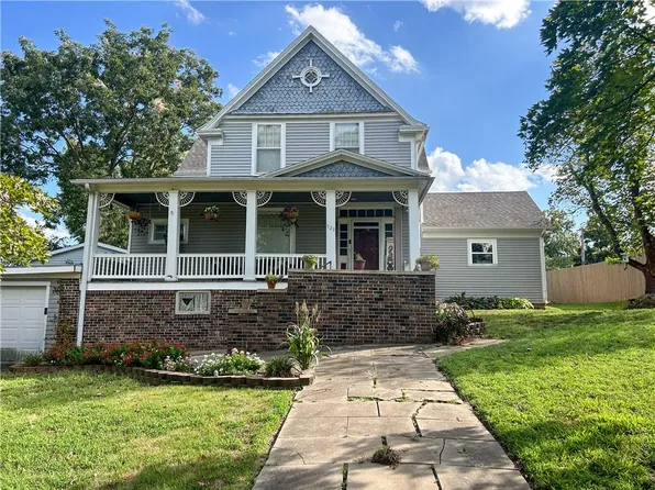 523 Walnut St, Mound City, KS 66056
