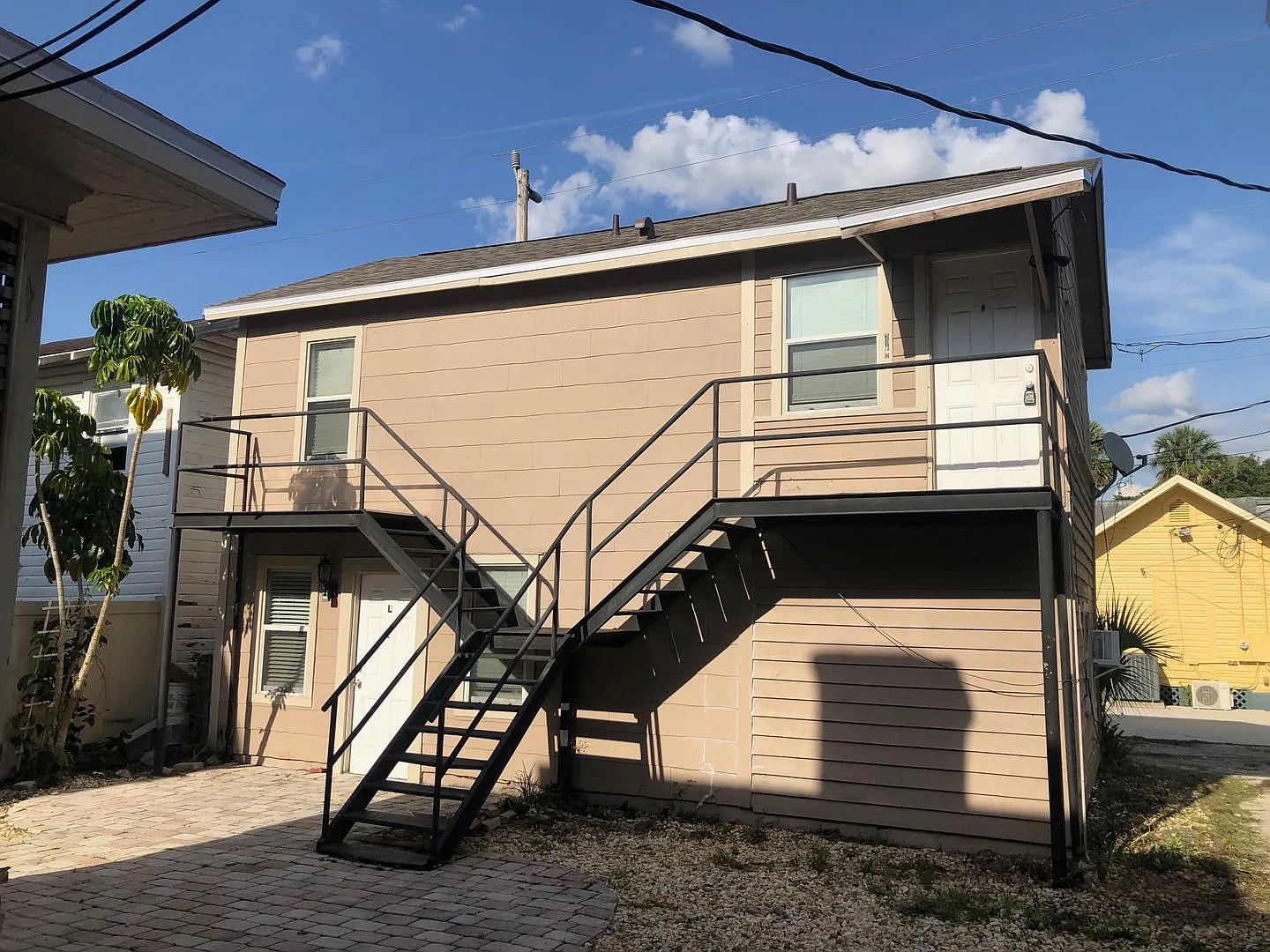Historic Sanford Second Floor 1BR/1BA Apartment Available Now! — Photo 1