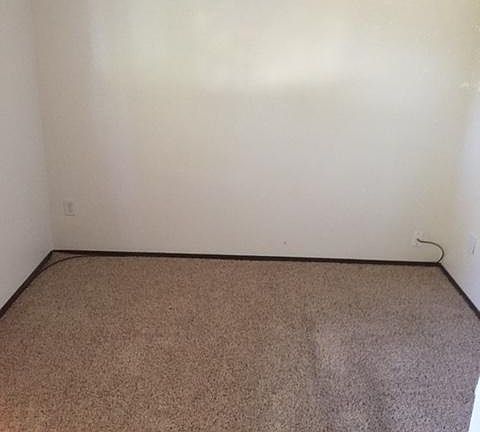 5th image of 802 216th St SW