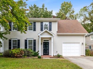 37 Park Village Ln, Greensboro, NC 27455