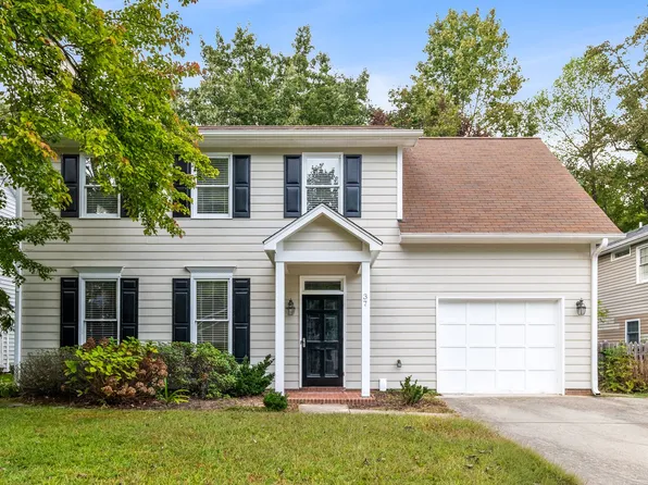 37 Park Village Ln, Greensboro, NC 27455