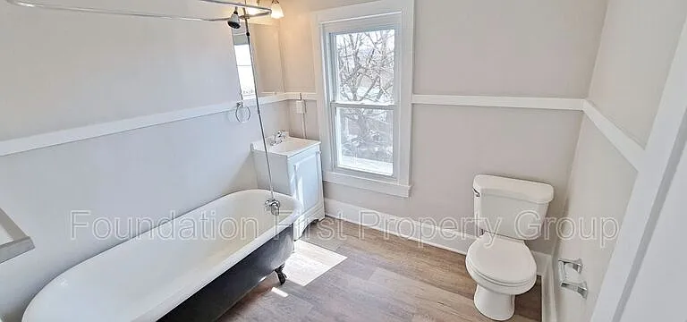 20 W Jackson St — Photo 17
