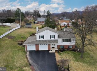 260 W 49th St, Reading, PA 19606