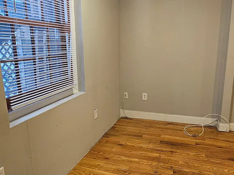 28 E Grand Ave #BB — Photo 5