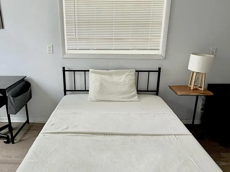2701 Avenue T NW #5 — Photo 1