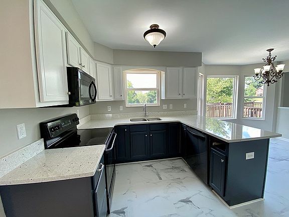 Kitchen. New granite counter