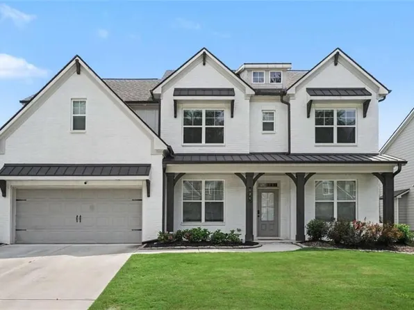 624 Henson Farm Dr, Loganville, GA 30052