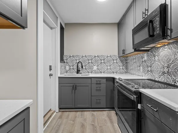 4729 Morgan Ford Rd, Saint Louis, MO