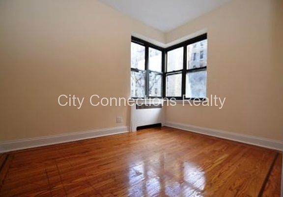 4th image of 110 Bennett Ave APT 1E