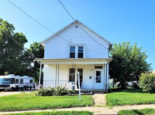 321 E Cherry St, Lancaster, WI 53813