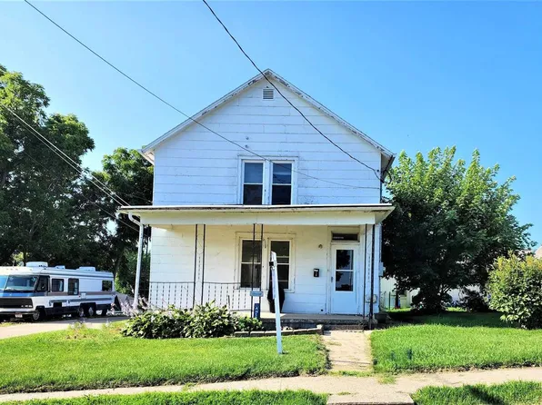 321 East Cherry Street, Lancaster, WI 53813