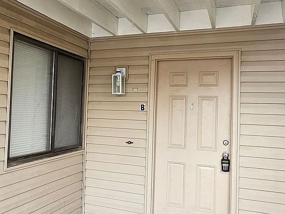 3rd image of 1315 E 123rd Ter APT B