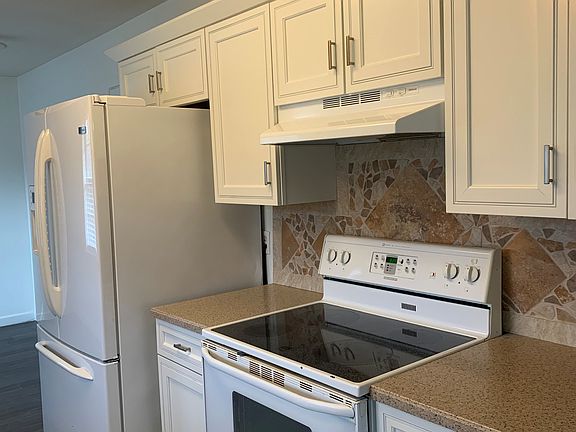 4th image of 1526 Glenwood Dr