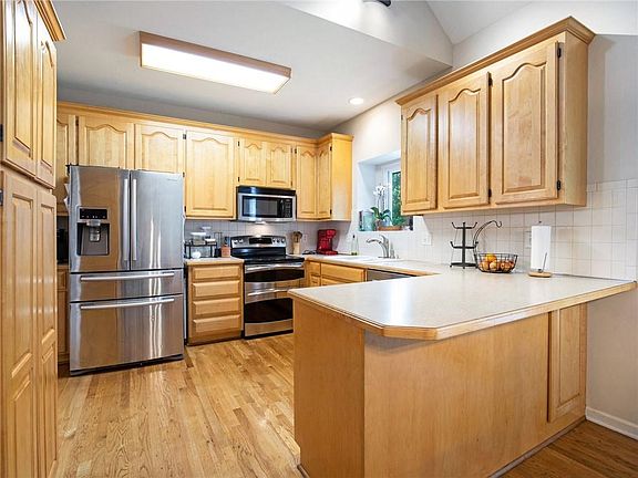 2nd image of 2422 NE Old Paint Ct