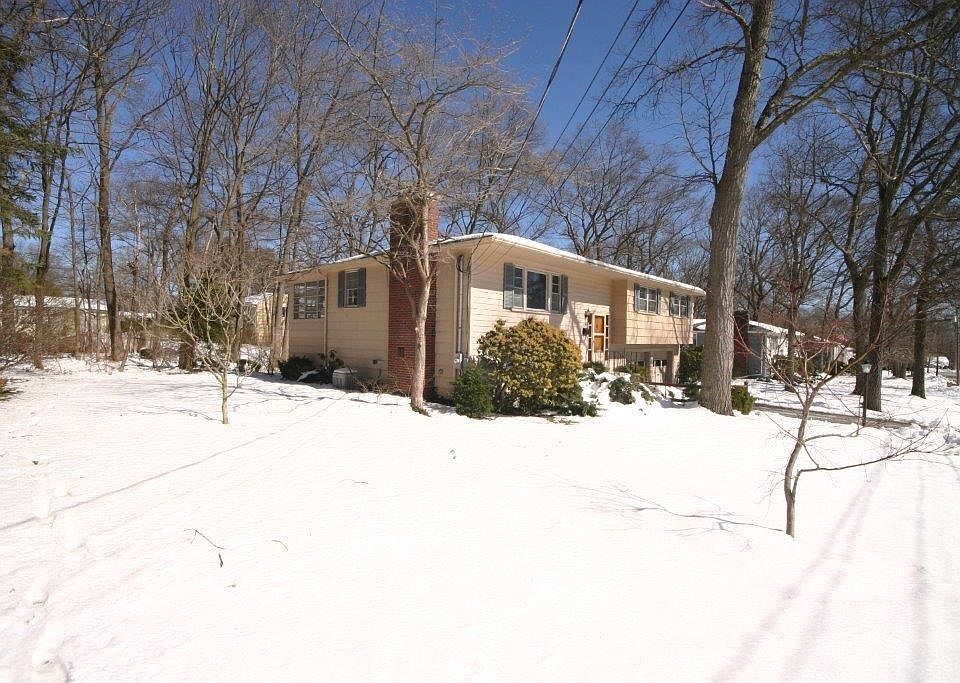 2nd image of 35 Greenwich Rd