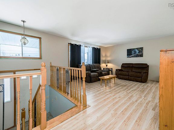 2nd image of 17 Wexford Rd
