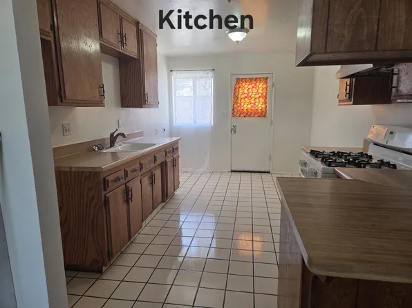 21048 Santa Barbara Dr, Tehachapi, CA 93561
