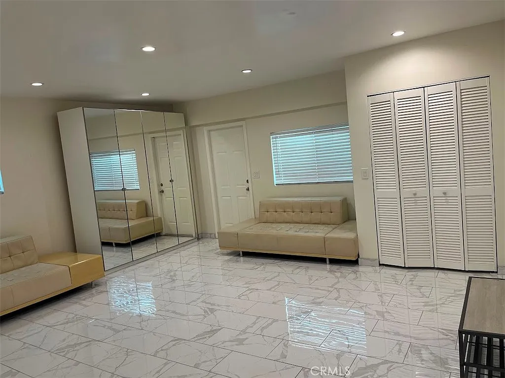 Studio, 2806 sqft, $1,550 — Photo 4