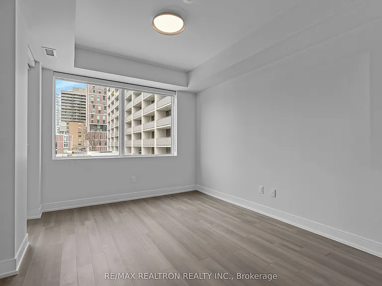 664 Spadina Ave #205 — Photo 16