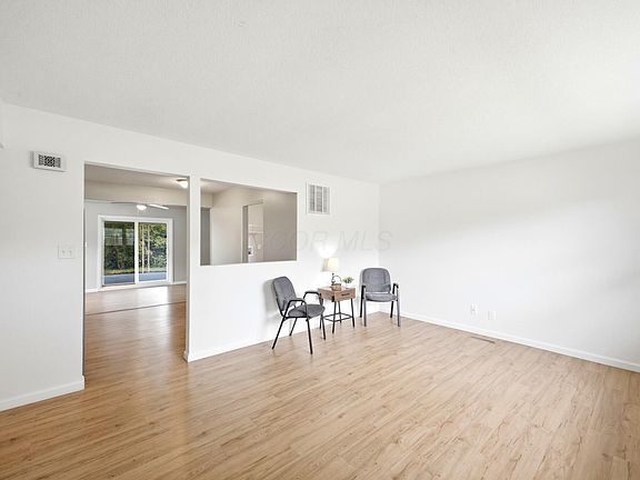 3rd image of 2541 Maybury Rd