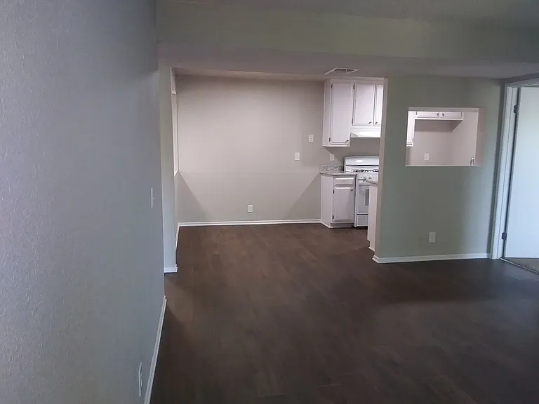 17740 Scherzinger Ln — Photo 16