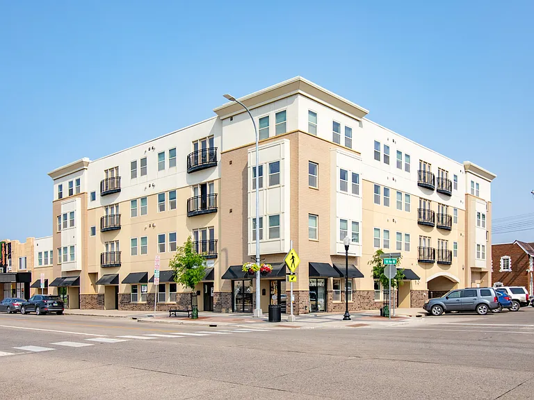 Mandan Place Apartments — Photo 7