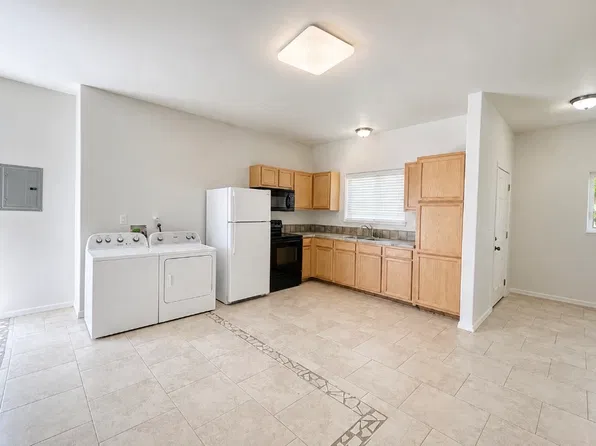 528 Texas St NE #4, Albuquerque, NM 87108