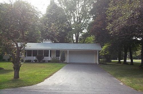 1st image of 484 Meadow Ln
