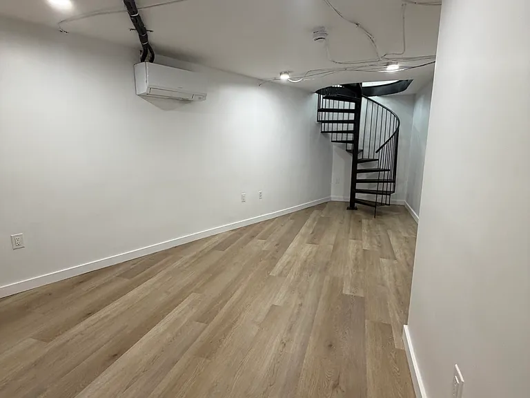 492 Market St #103 — Photo 8