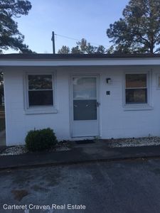 109 Belltown Rd APT 13, Havelock, NC, 28532