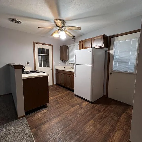 1174 S Lincoln Ave #C — Photo 5