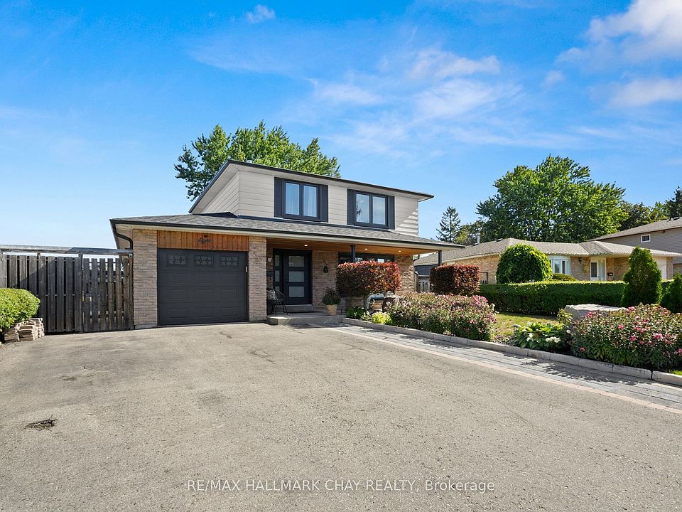 1st image of 8 Grassington Cres
