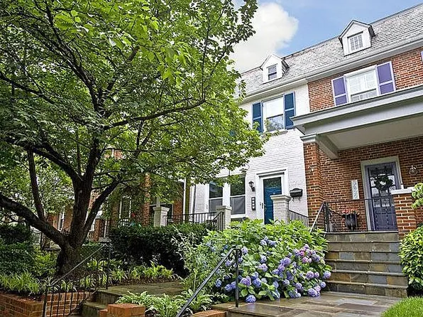 3920 Benton St NW, Washington, DC 20007
