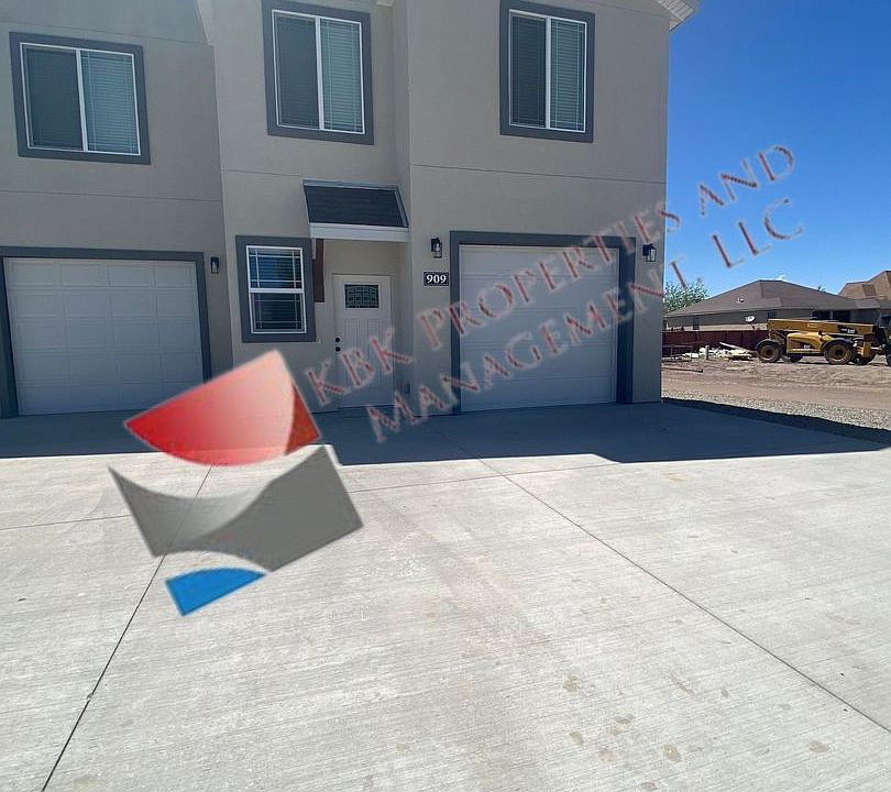 1st image of 909 Douglas Dr