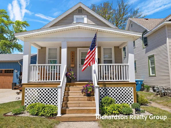 1347 Columbus Ave, Grand Haven, MI 49417