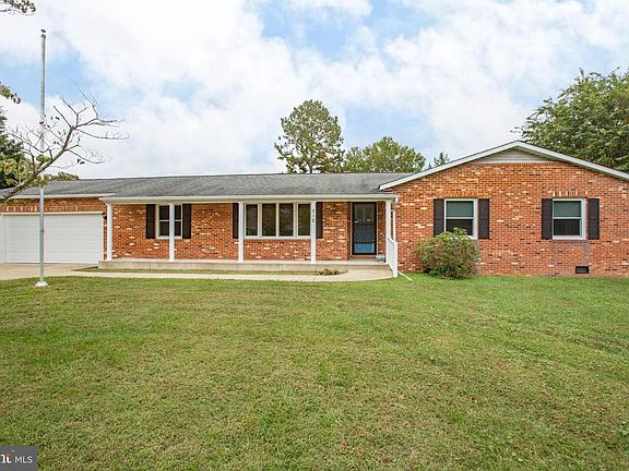 4th image of 710 Winterberry Dr