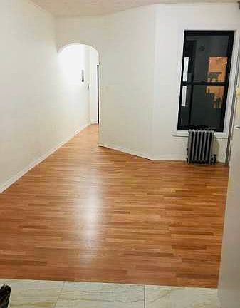 4th image of 133 Starr St APT 3R