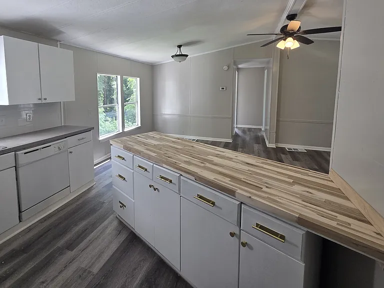 520 Power Ave — Photo 5