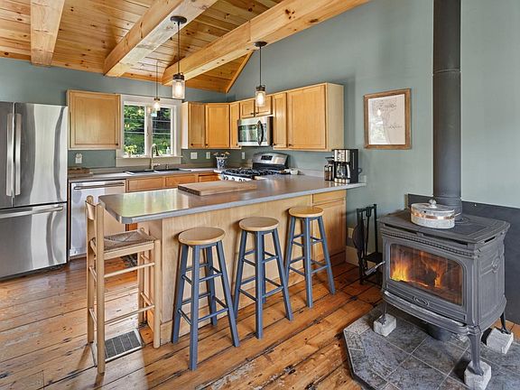 4th image of 117 Osgood Hill Road