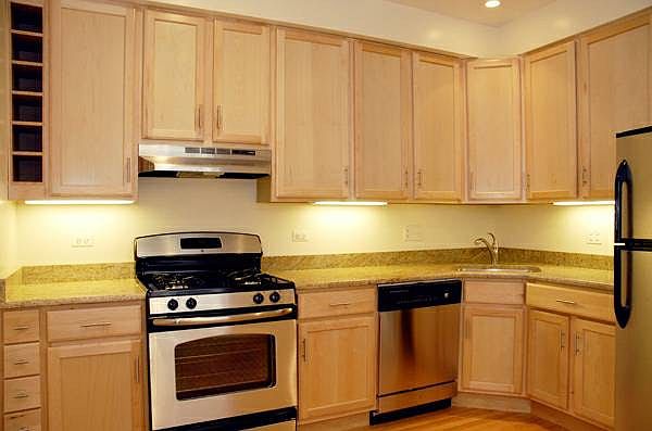 1st image of 2709 W Sunnyside Ave #1