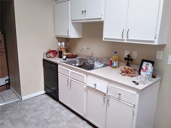 5th image of 2533 N Schofield Ave