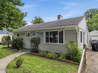 229 Flamingo Dr, Louisville, KY 40218