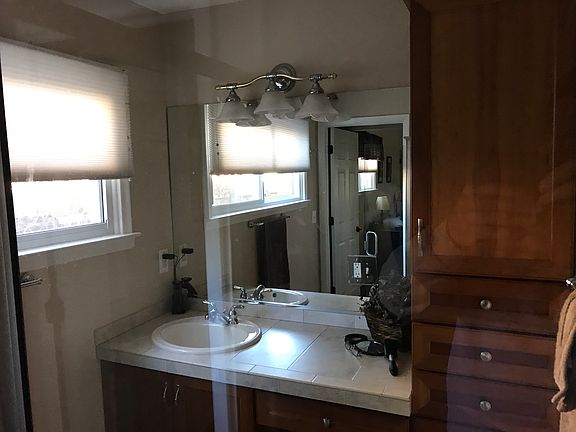 4th image of 477 Canal Dr