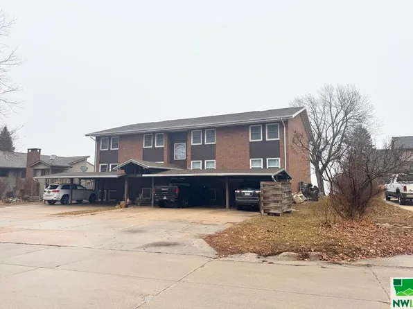 111 N Emerald Dr APT 5, Storm Lake, IA 50588