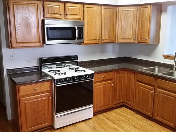 3rd image of 593 W Parkside Dr