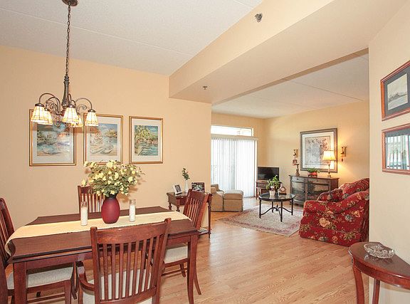 5th image of 3135 Town Square Dr Unit 107