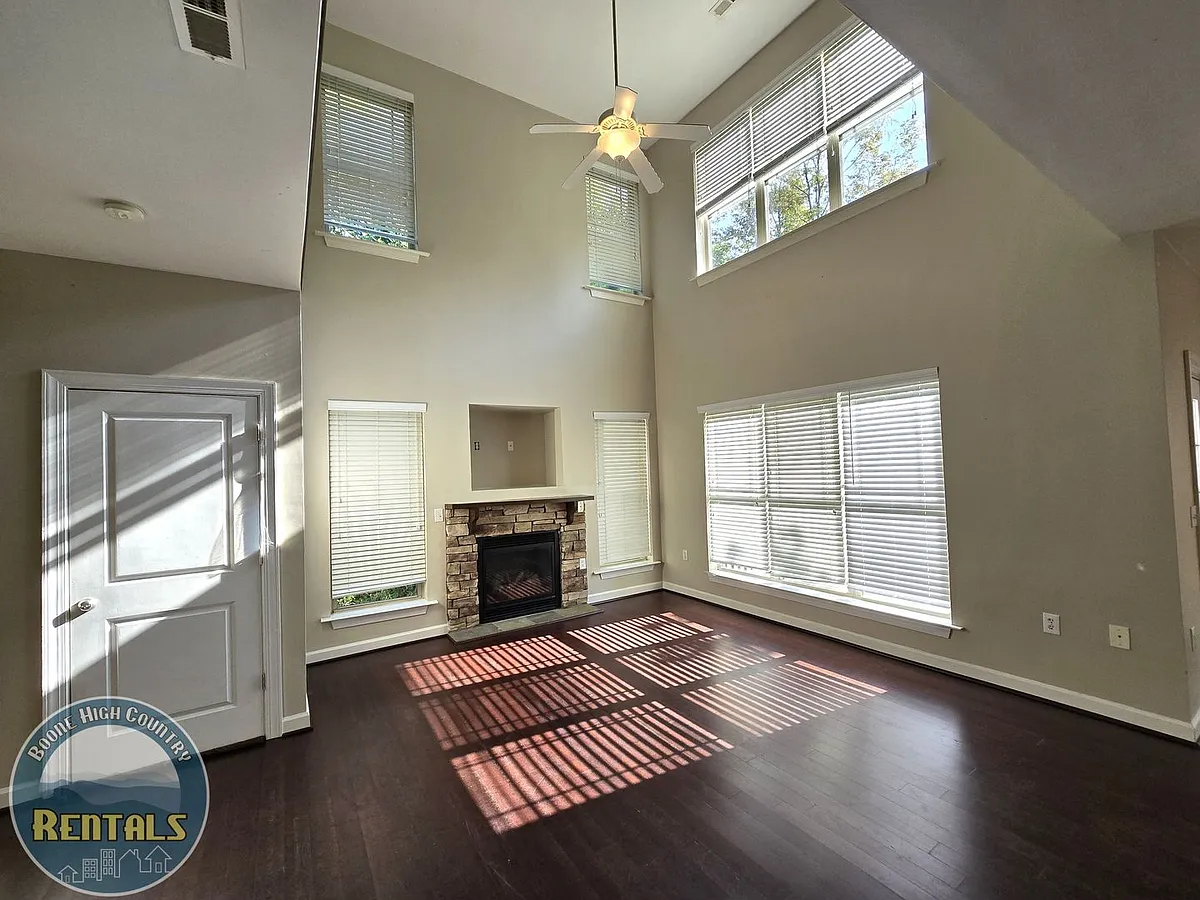 Building Photo - 194 Azor Ct #A