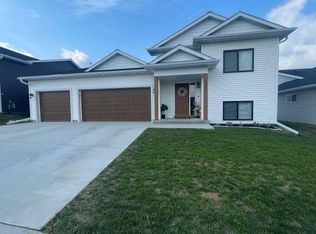 6201 Sandstone St NW, Rochester, MN 55901