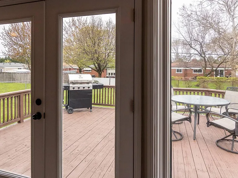 28222 Saint Louise Dr — Photo 28